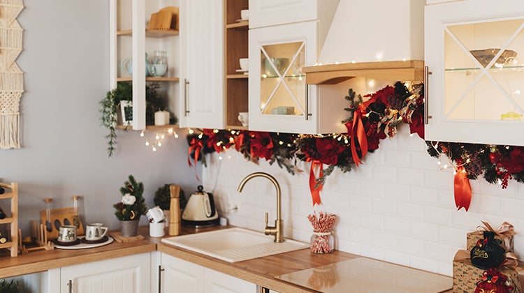Kitchen cabinets with Christmas decorations Kitchen cabinets with Christmas decorations